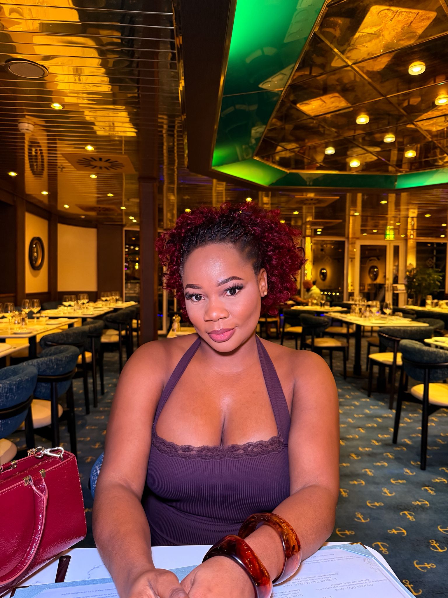 Portrait of the KTLLUXEHAIR hairstylist